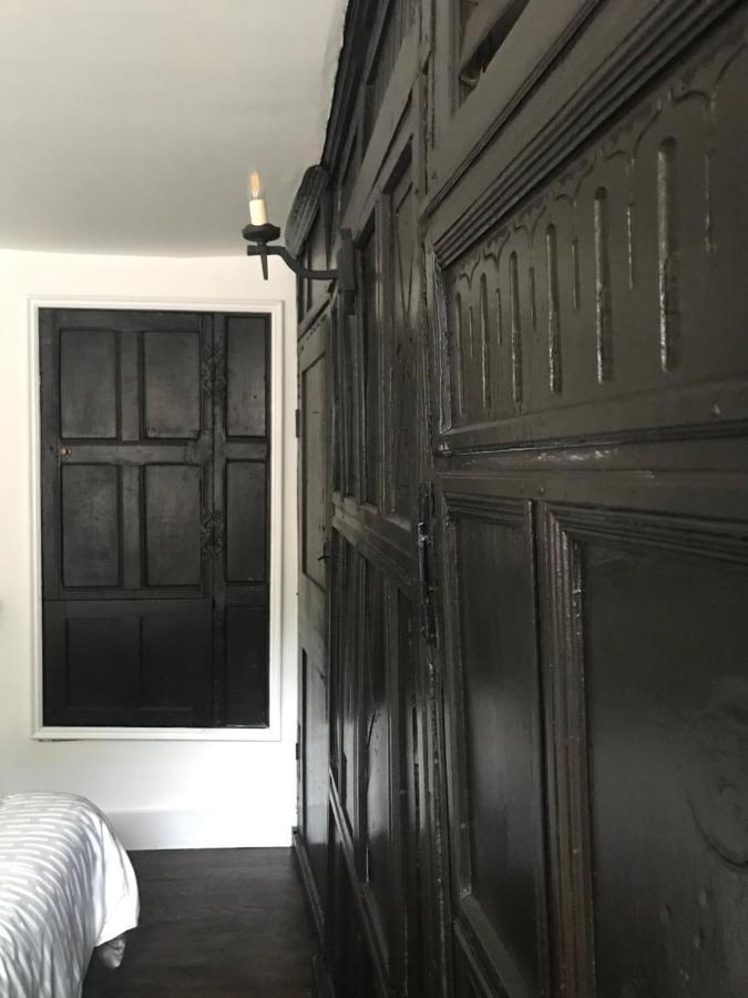 "Wesley House" Historic Home In Town Centre With Parking شروزبري المظهر الخارجي الصورة
